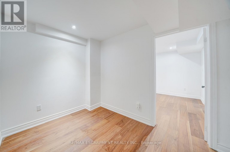 108 OLDE BAYVIEW AVENUE, Richmond Hill (Oak Ridges Lake Wilcox), Ontario, L4E3C7