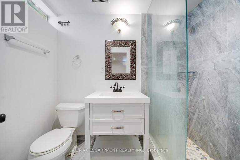 108 OLDE BAYVIEW AVENUE, Richmond Hill (Oak Ridges Lake Wilcox), Ontario, L4E3C7