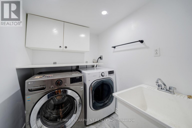 108 OLDE BAYVIEW AVENUE, Richmond Hill (Oak Ridges Lake Wilcox), Ontario, L4E3C7