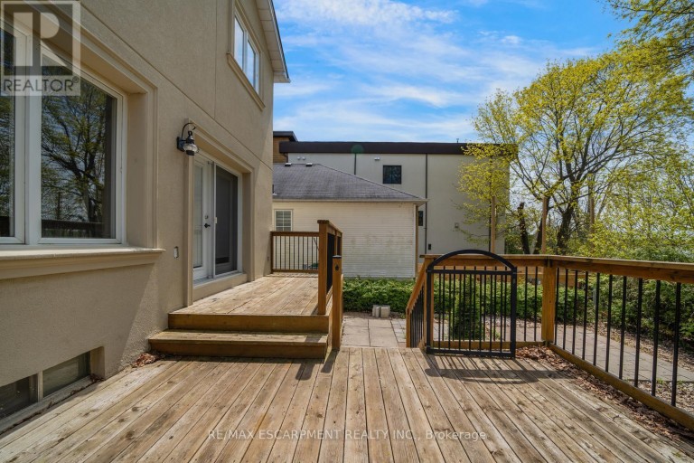 108 OLDE BAYVIEW AVENUE, Richmond Hill (Oak Ridges Lake Wilcox), Ontario, L4E3C7
