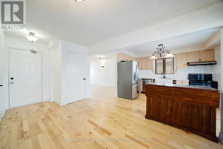 108 OLDE BAYVIEW AVENUE, Richmond Hill (Oak Ridges Lake Wilcox), Ontario, L4E3C7