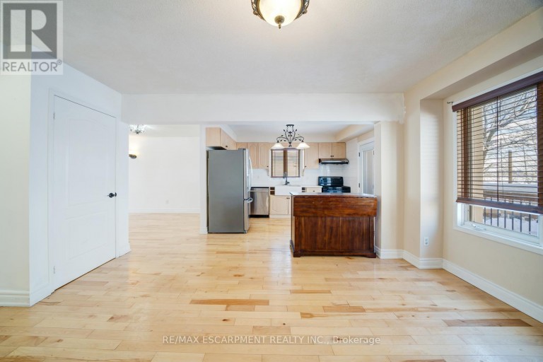 108 OLDE BAYVIEW AVENUE, Richmond Hill (Oak Ridges Lake Wilcox), Ontario, L4E3C7