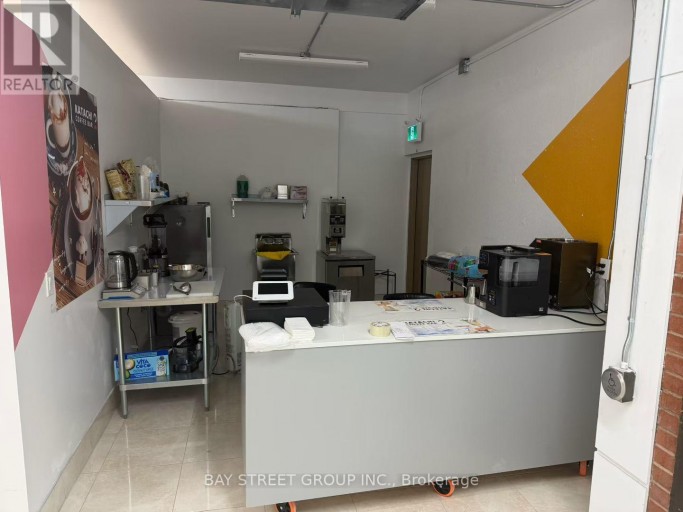 1 OR 5 - 648 SPADINA AVENUE, Toronto (University), Ontario, M5S2H7