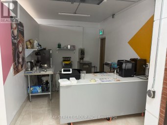 1 OR 5 - 648 SPADINA AVENUE Toronto (University) Ontario photo 2