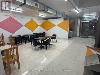 1 OR 5 - 648 SPADINA AVENUE Toronto (University) Ontario photo 3