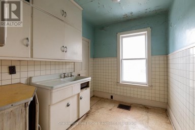 432 ERIE STREET Stratford Ontario photo 12