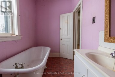 432 ERIE STREET Stratford Ontario photo 21