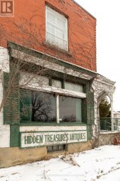 432 ERIE STREET Stratford Ontario photo 3