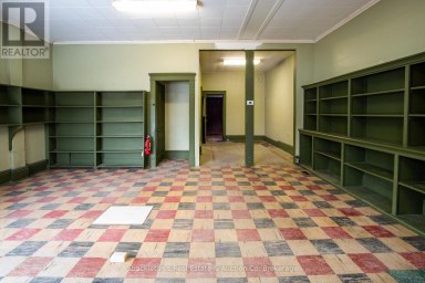 432 ERIE STREET Stratford Ontario photo 4