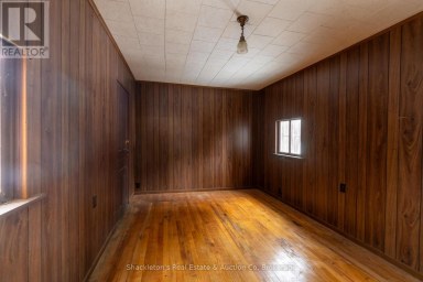 432 ERIE STREET Stratford Ontario photo 9