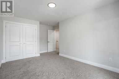 93 THE PROMENADE Central Elgin (Port Stanley) Ontario photo 12