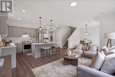 93 THE PROMENADE Central Elgin (Port Stanley) Ontario photo 2