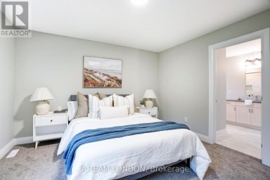 93 THE PROMENADE Central Elgin (Port Stanley) Ontario photo 7