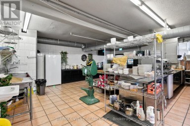 839 ERIE STREET E Windsor Ontario photo 29