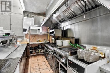 839 ERIE STREET E Windsor Ontario photo 30