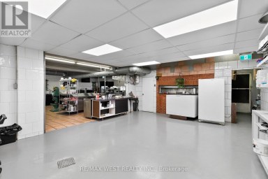839 ERIE STREET E Windsor Ontario photo 32