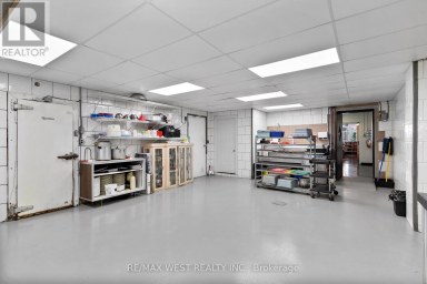 839 ERIE STREET E Windsor Ontario photo 33