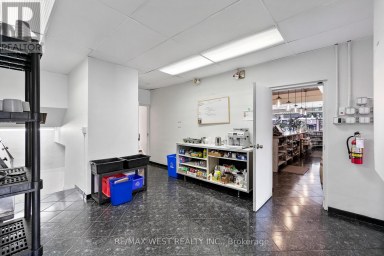 839 ERIE STREET E Windsor Ontario photo 35
