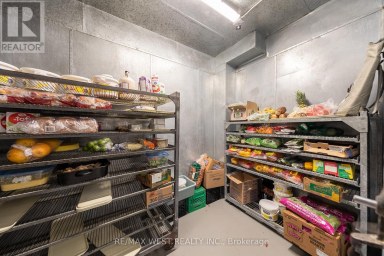 839 ERIE STREET E Windsor Ontario photo 37
