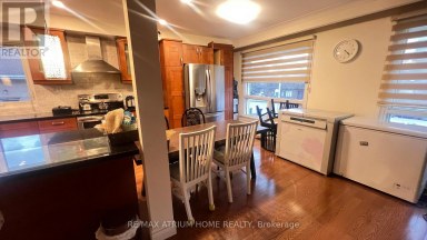 A1 - 949 WILLOWDALE AVENUE Toronto (Newtonbrook East) Ontario photo 5