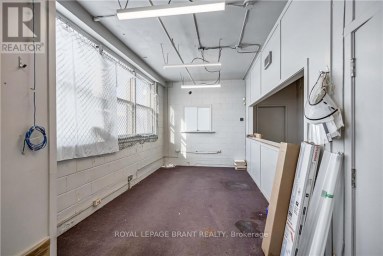 D - 148 MOHAWK STREET Brantford Ontario photo 34