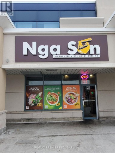 212 - 10909 YONGE STREET, Richmond Hill (Devonsleigh), Ontario, L4C3E3