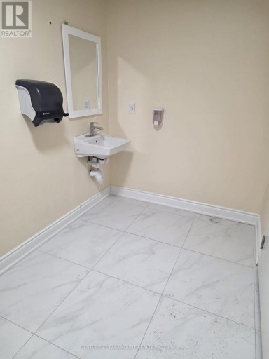 18 MAIN LEVEL - 587 HANLON CREEK BOULEVARD, Guelph (Kortright Hills), Ontario, N1C0A1