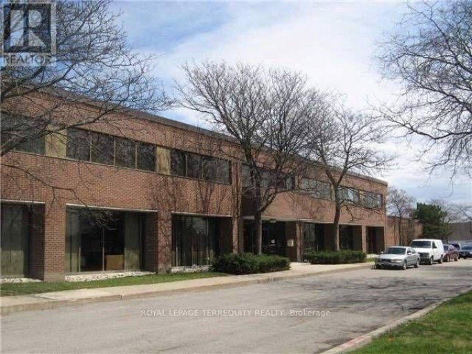 2475 TEDLO STREET, Mississauga (Dixie), Ontario, L5A4A8