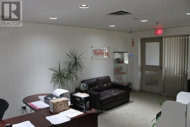2475 TEDLO STREET, Mississauga (Dixie), Ontario, L5A4A8
