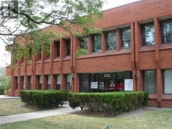 102 - 1013 WILSON AVENUE, Toronto (Downsview-Roding-CFB), Ontario, M3K1G1
