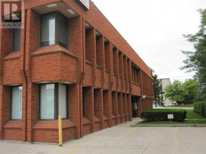 102 - 1013 WILSON AVENUE, Toronto (Downsview-Roding-CFB), Ontario, M3K1G1