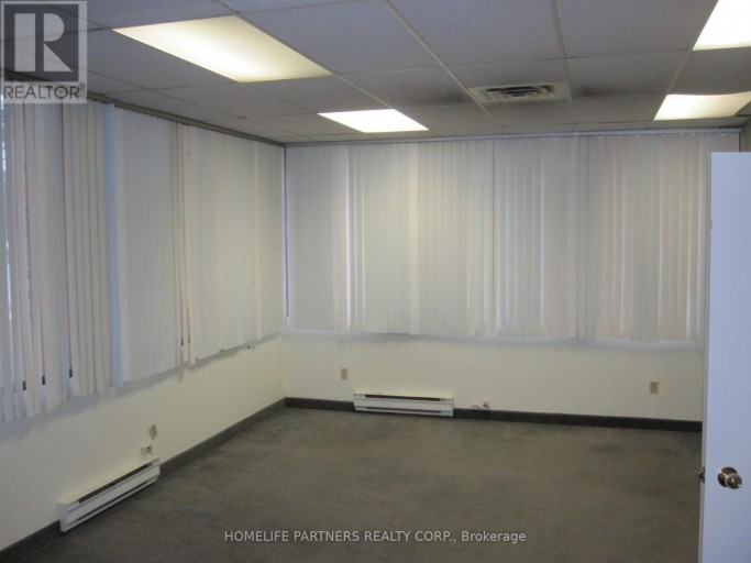 102 - 1013 WILSON AVENUE, Toronto (Downsview-Roding-CFB), Ontario, M3K1G1