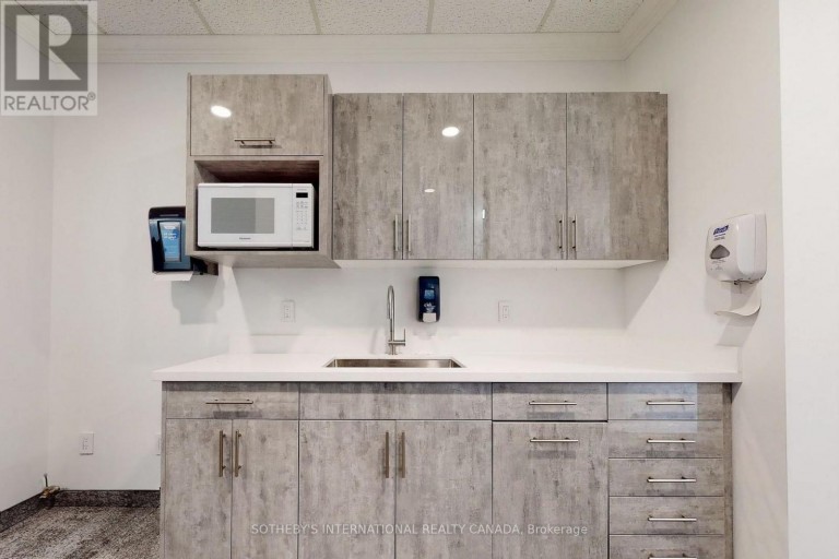 303 - 500 HIGHWAY 7 E, Richmond Hill (Beaver Creek Business Park), Ontario, L4B1J1