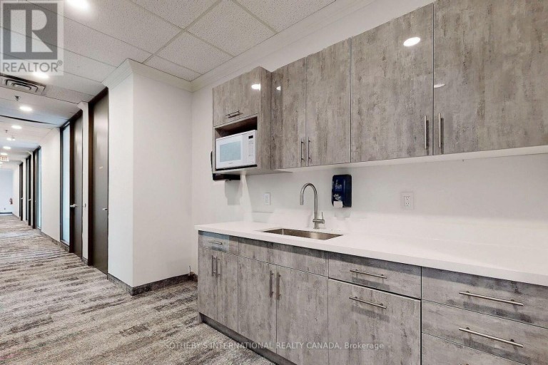 303 - 500 HIGHWAY 7 E, Richmond Hill (Beaver Creek Business Park), Ontario, L4B1J1