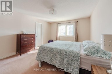 17 VILLANDRY CRESCENT Vaughan (Maple) Ontario photo 18