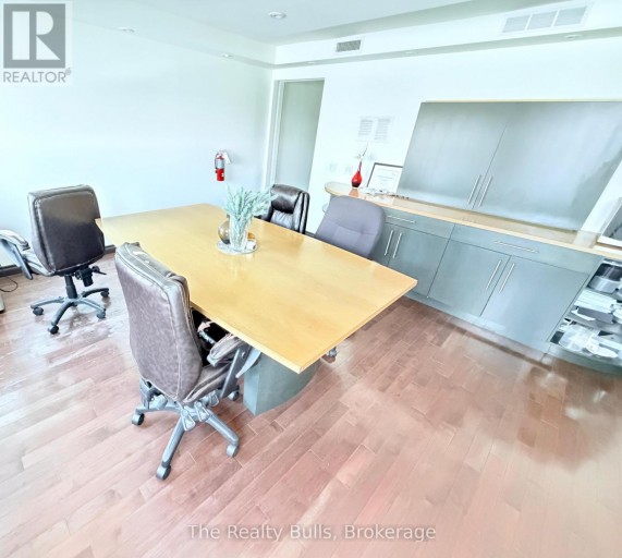 OFFICE 2ND FLOOR - 2622 EGLINTON AVENUE E, Toronto (Eglinton East), Ontario, M1K2S3