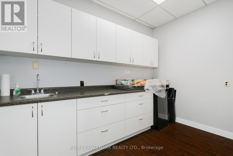 201 - 3420 FINCH AVENUE E, Toronto (L'Amoreaux), Ontario, M1W2R6
