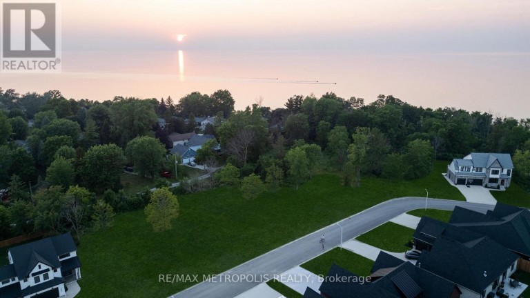 7023 BLUE COAST HEIGHTS, Plympton-Wyoming (Plympton Wyoming), Ontario, N0N1E0