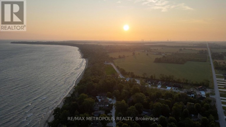 7023 BLUE COAST HEIGHTS, Plympton-Wyoming (Plympton Wyoming), Ontario, N0N1E0