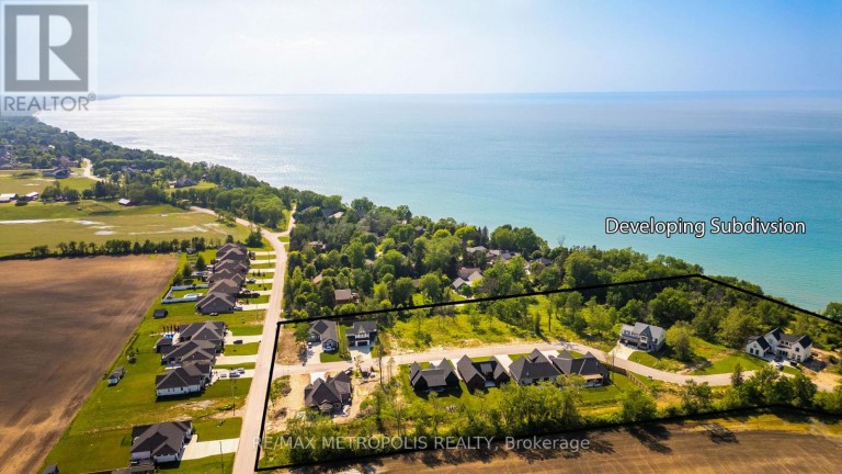 7023 BLUE COAST HEIGHTS, Plympton-Wyoming (Plympton Wyoming), Ontario, N0N1E0