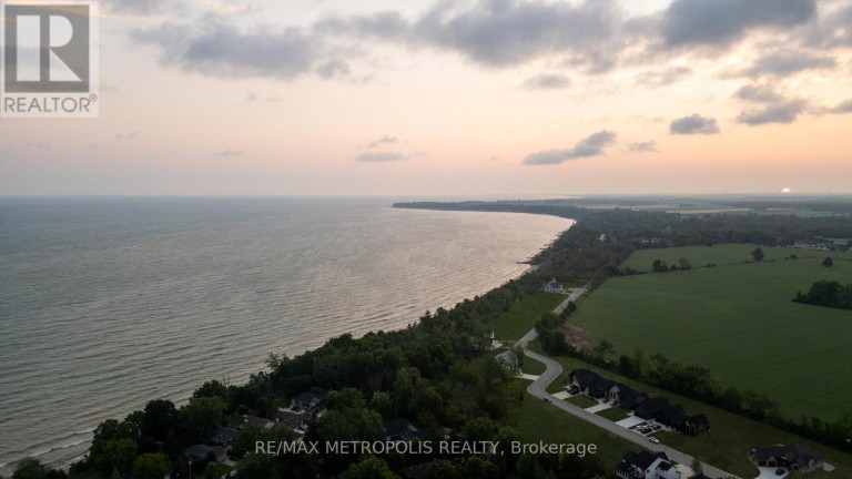 7023 BLUE COAST HEIGHTS, Plympton-Wyoming (Plympton Wyoming), Ontario, N0N1E0