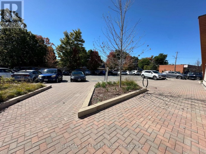 2 - 120 GUELPH STREET, Halton Hills (Georgetown), Ontario, L7G4A4