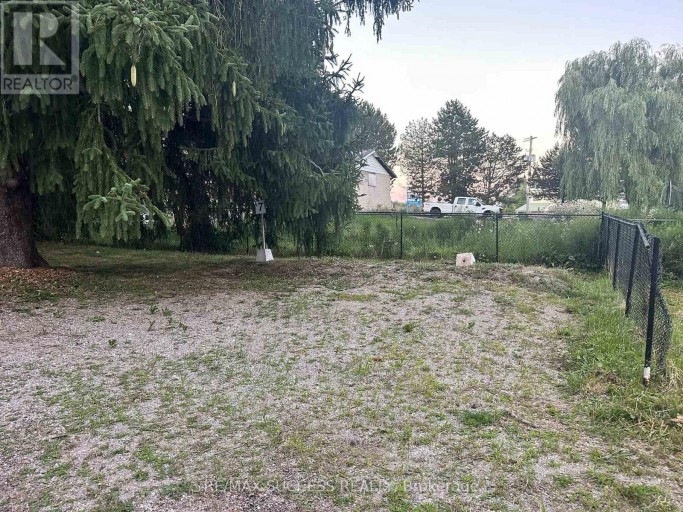 B - 28 BROCK ROAD N, Puslinch (Aberfoyle), Ontario, N1H6H9