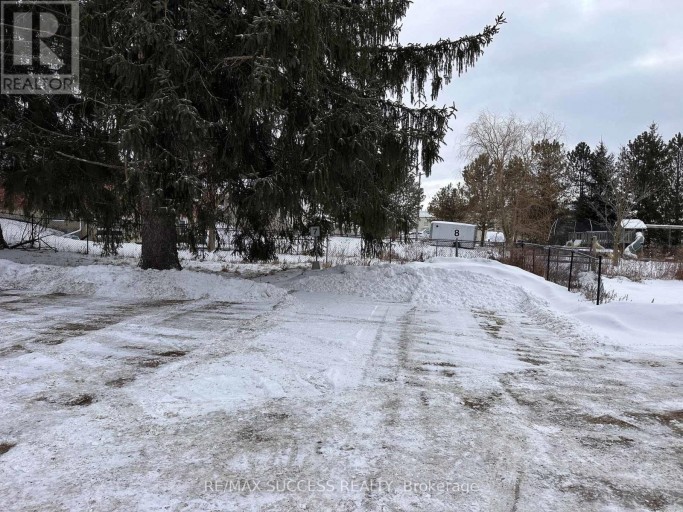 B - 28 BROCK ROAD N, Puslinch (Aberfoyle), Ontario, N1H6H9