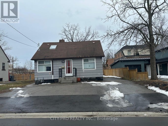 23 PEARL STREET, Mississauga (Streetsville), Ontario, L5M1X1