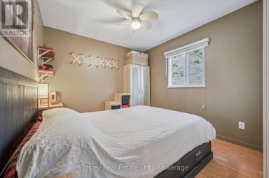 32 HOLLY TRAIL Puslinch (Puslinch Lake Settlement Areas) Ontario photo 24