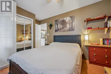 32 HOLLY TRAIL Puslinch (Puslinch Lake Settlement Areas) Ontario photo 25