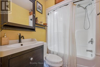 32 HOLLY TRAIL Puslinch (Puslinch Lake Settlement Areas) Ontario photo 30