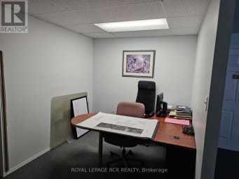 LOWER CUBICLE - 411 QUEEN STREET Newmarket (Central Newmarket) Ontario photo 5