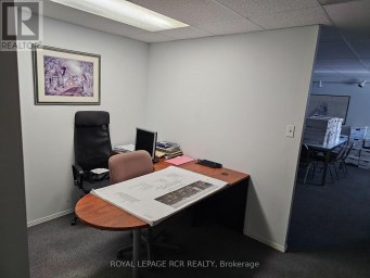LOWER CUBICLE - 411 QUEEN STREET Newmarket (Central Newmarket) Ontario photo 7